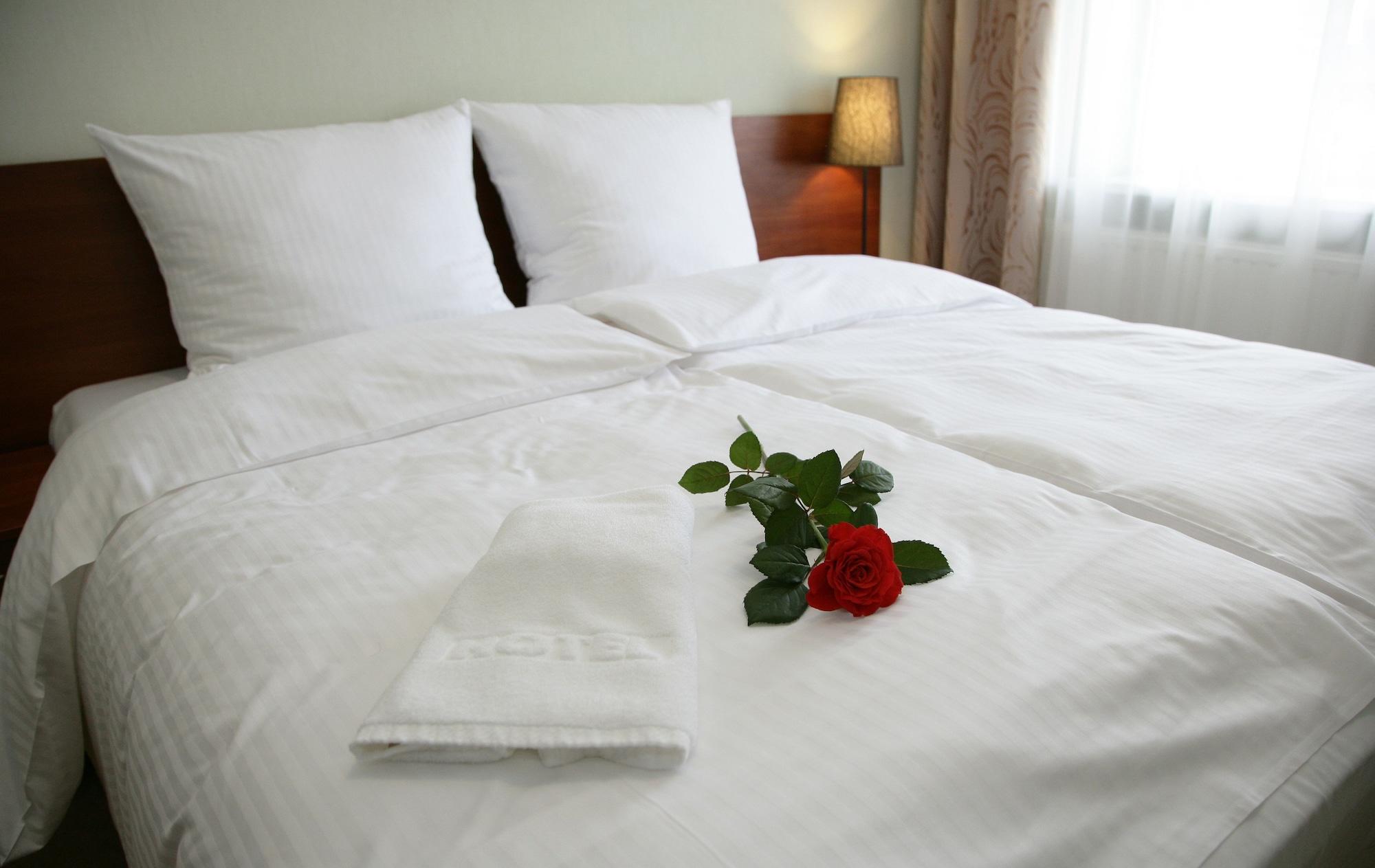 Aparthotel Globus Krakau Buitenkant foto