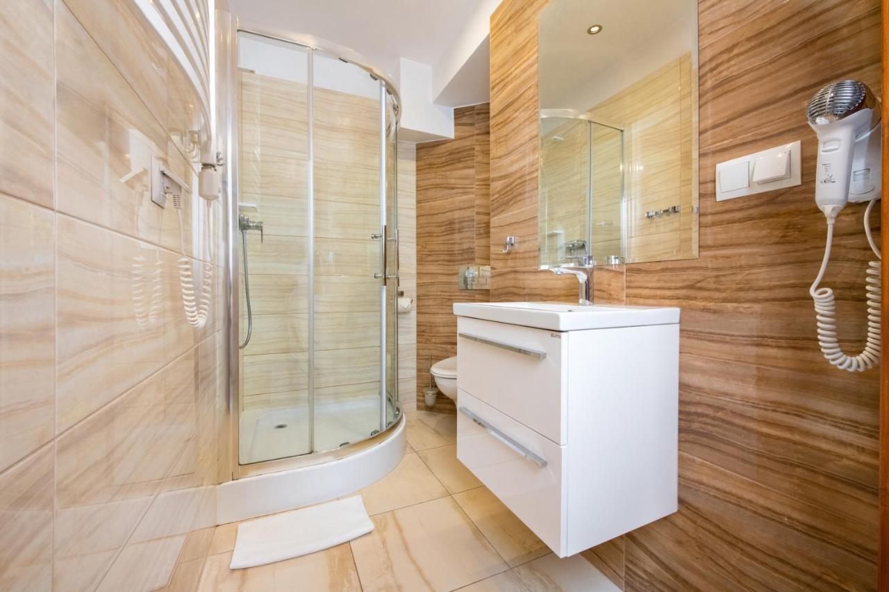 Aparthotel Globus Krakau Buitenkant foto