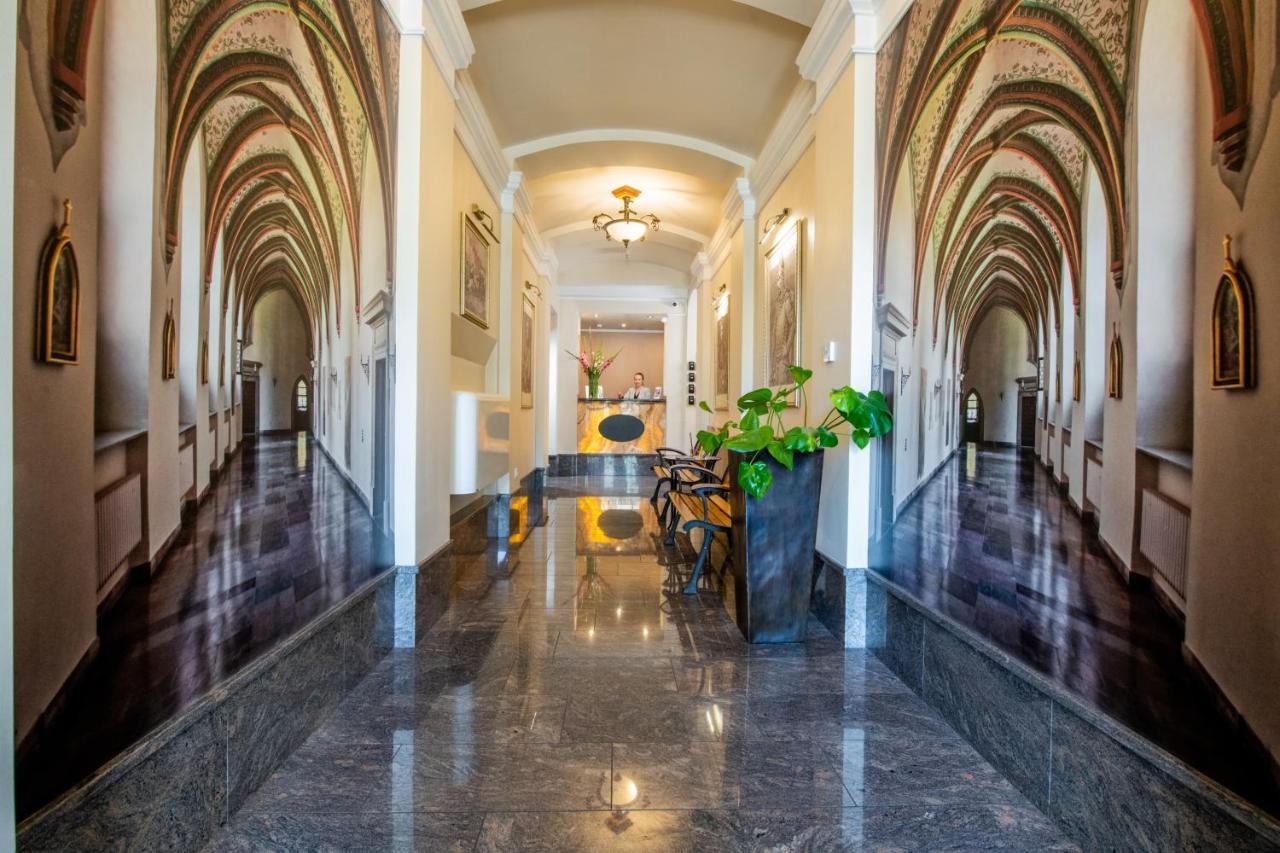 Aparthotel Globus Krakau Buitenkant foto