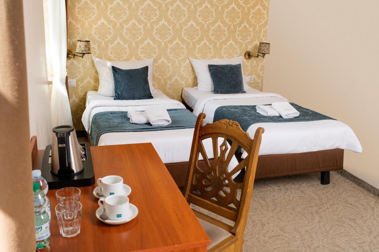 Aparthotel Globus Krakau Buitenkant foto