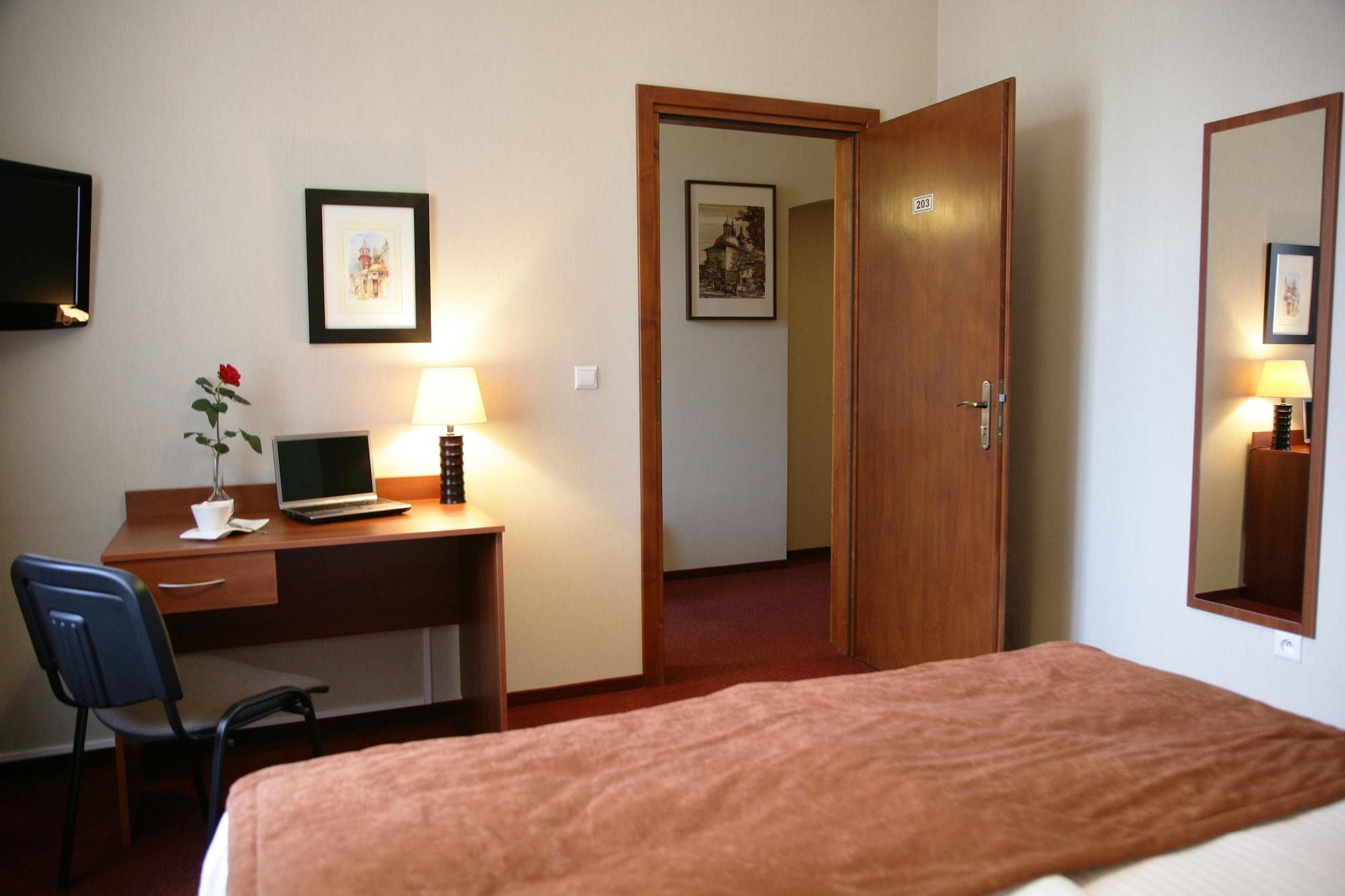 Aparthotel Globus Krakau Buitenkant foto