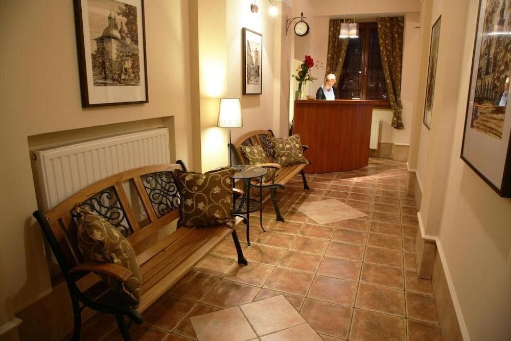 Aparthotel Globus Krakau Buitenkant foto