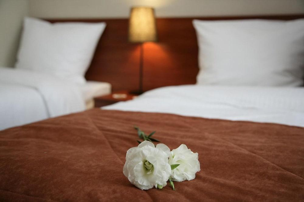 Aparthotel Globus Krakau Buitenkant foto