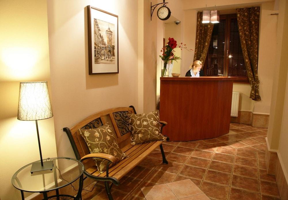 Aparthotel Globus Krakau Buitenkant foto