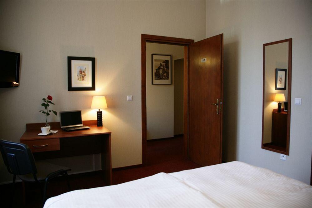 Aparthotel Globus Krakau Buitenkant foto