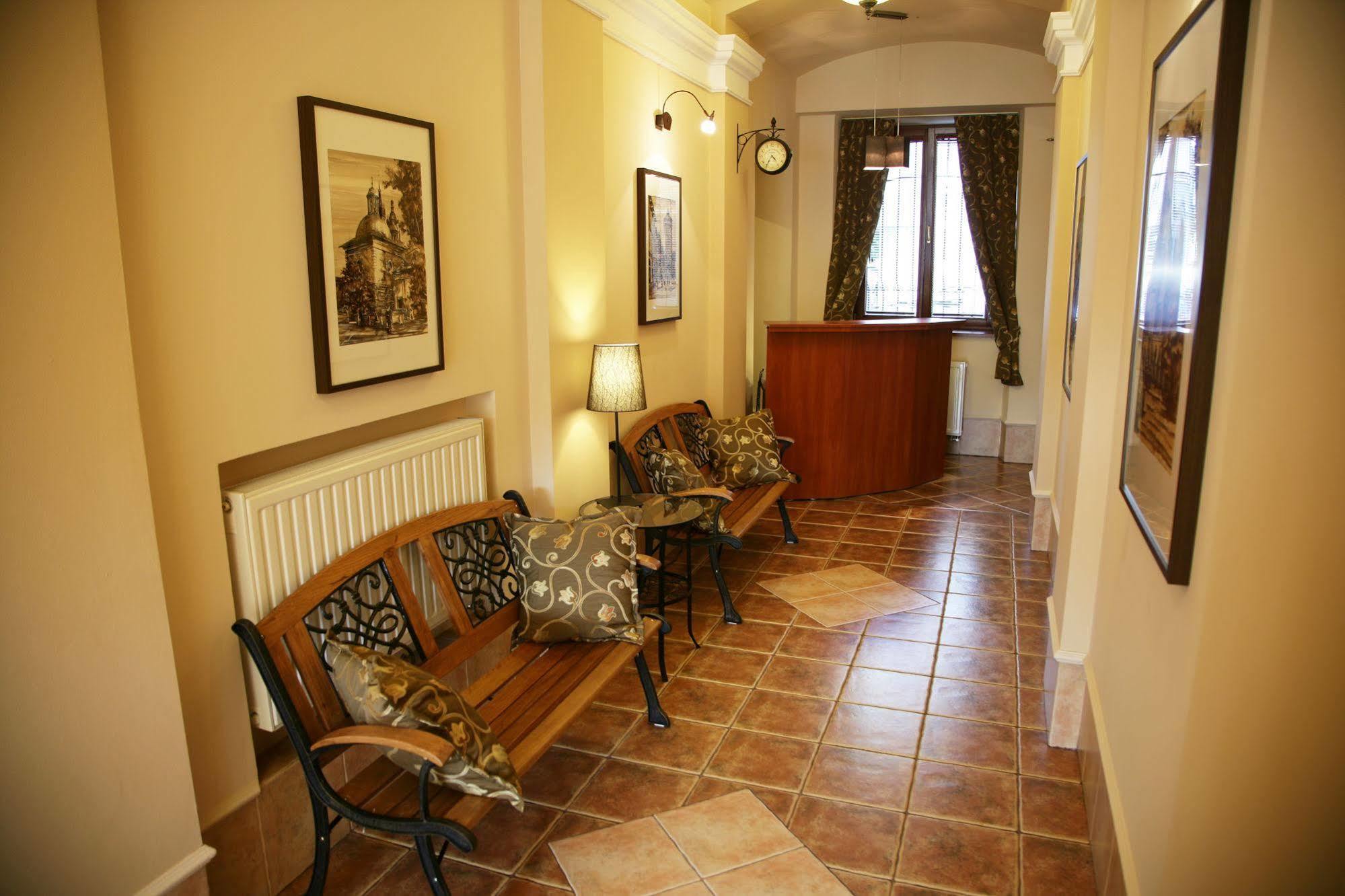 Aparthotel Globus Krakau Buitenkant foto